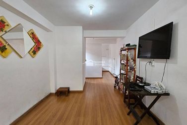 Casa &agrave; venda - 300m&sup2; - Centro