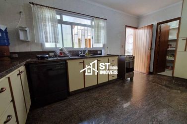 Casa &agrave; venda - 426m&sup2; - Centro