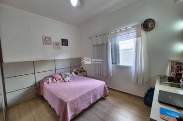 Casa &agrave; venda - 203m&sup2; - Jardim Mantiqueira II