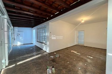 Casa para alugar - 203m&sup2; - Centro