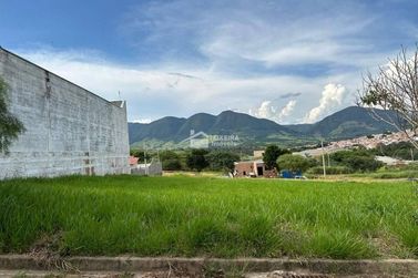 Terreno &agrave; venda - 300m&sup2; - Jardim Am&eacute;lia