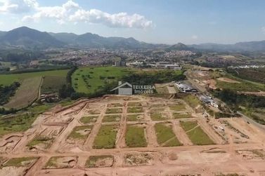 Terreno &agrave; venda - 200m&sup2; - Parque da Liberdade
