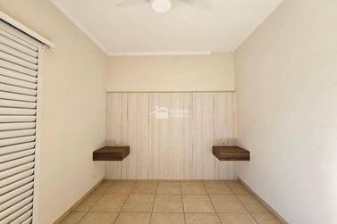 Casa &agrave; venda - 250m&sup2; - Vila Buzato