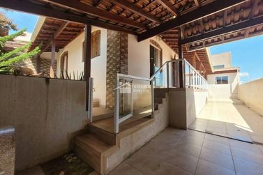 Casa &agrave; venda - 200m&sup2; - Jardim Alfa