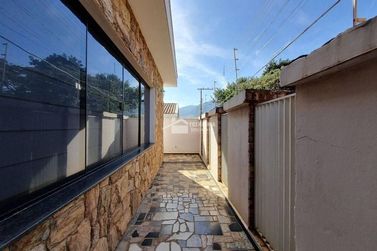 Casa &agrave; venda - 265m&sup2; - Portal do Sol