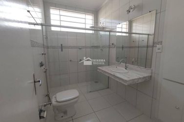 Casa &agrave; venda - 238m&sup2; - Centro