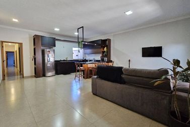 Casa &agrave; venda - 150m&sup2; - Jardim Panorama