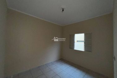 Casa para alugar - 200m&sup2; - Jardim Ip&ecirc;