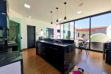 Casa &agrave; venda - 220m&sup2; - Jardim Alto da Bela Vista