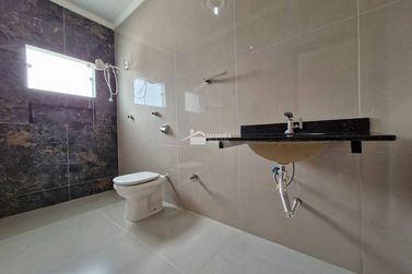 Casa &agrave; venda - 200m&sup2; - Centro
