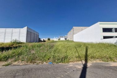 Terreno &agrave; venda - 300m&sup2; - Jardim Am&eacute;lia