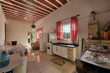 Ch&aacute;cara &agrave; venda - 90m&sup2; - Zona Rural
