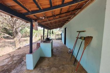 S&iacute;tio &agrave; venda - 200m&sup2; - Zona Rural