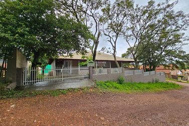 Casa &agrave; venda - 260m&sup2; - Clube Uva