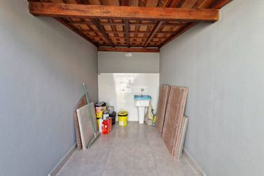 Casa &agrave; venda - 100m&sup2; - Jardim Village