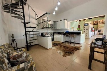 Casa &agrave; venda - 341m&sup2; - Jardim Ip&ecirc;