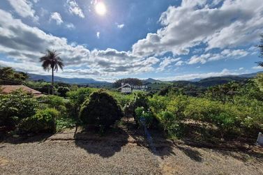 Ch&aacute;cara &agrave; venda - 10000m&sup2; - Zona Rural