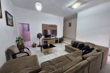 Casa &agrave; venda - 260m&sup2; - Jardim Mantiqueira II