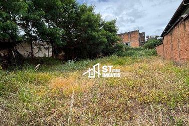 Terreno &agrave; venda - 348m&sup2; - Centro