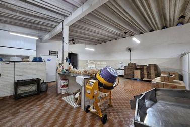 Sal&atilde;o Comercial &agrave; venda - 250m&sup2; - Centro