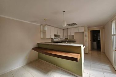 Casa &agrave; venda - 250m&sup2; - Vila Buzato