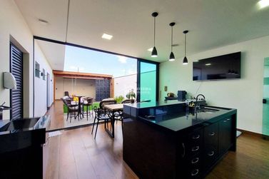 Casa &agrave; venda - 220m&sup2; - Jardim Alto da Bela Vista