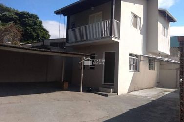 Casa &agrave; venda - 216m&sup2; - Centro