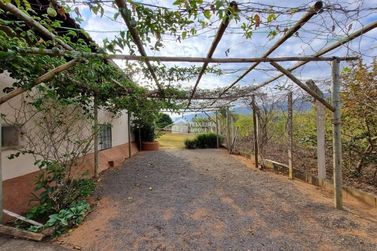 Ch&aacute;cara &agrave; venda - 750m&sup2; - Retirinho