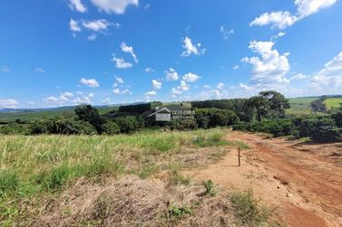 Terreno &agrave; venda - 27000m&sup2; - Clube Campestre