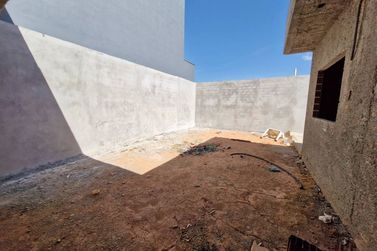 Casa &agrave; venda - 65m&sup2; - Jardim Village