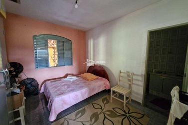 Ch&aacute;cara &agrave; venda - 10000m&sup2; - Zona Rural