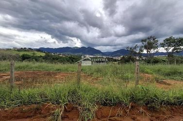 Terreno &agrave; venda - 1200m&sup2; - Zona Rural