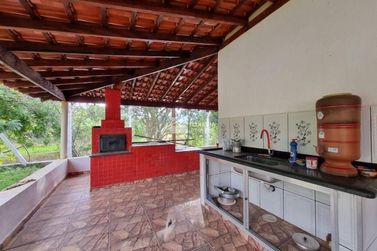 S&iacute;tio &agrave; venda - 180m&sup2; - Zona Rural