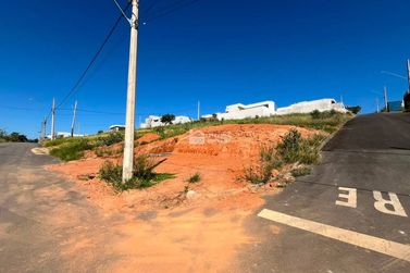 Terreno &agrave; venda - 200m&sup2; - Veredas da Serra