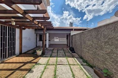 Casa &agrave; venda - 377m&sup2; - Vila Mosconi