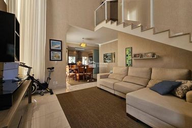 Casa &agrave; venda - 250m&sup2; - Jardim Mantiqueira II