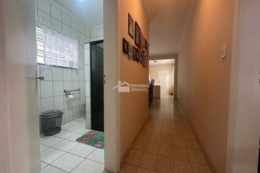 Casa &agrave; venda - 300m&sup2; - Centro