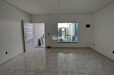 Sobrado &agrave; venda - 100m&sup2; - Jardim Portal da Mantiqueira