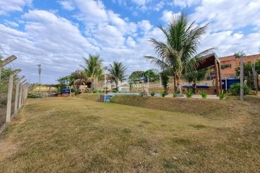 Ch&aacute;cara &agrave; venda - 750m&sup2; - Retirinho
