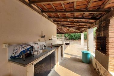 Ch&aacute;cara &agrave; venda - 190m&sup2; - Zona Rural