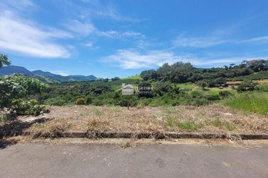 Terreno &agrave; venda - 200m&sup2; - Centro