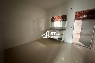 Casa &agrave; venda - 100m&sup2; - Santo Antonio de Lisboa