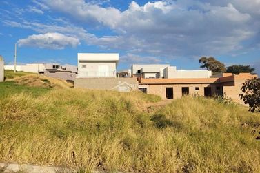 Terreno &agrave; venda - 250m&sup2; - Jardim Alto da Bela Vista