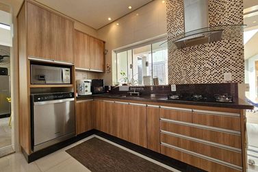 Casa &agrave; venda - 250m&sup2; - Jardim Mantiqueira II