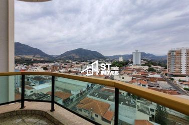Apartamento &agrave; venda - 192m&sup2; - Centro