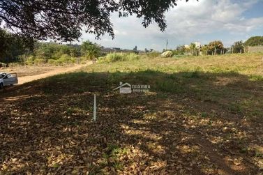 Terreno &agrave; venda - 1100m&sup2; - Zona Rural