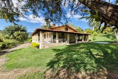 Ch&aacute;cara &agrave; venda - 10000m&sup2; - Zona Rural