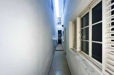 Casa para alugar - 180m&sup2; - Centro