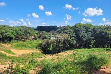 Terreno &agrave; venda - 27000m&sup2; - Clube Campestre