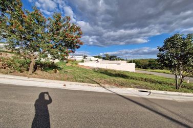 Terreno &agrave; venda - 250m&sup2; - Jardim Alto da Bela Vista